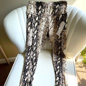Snake skin leggings with side pockets